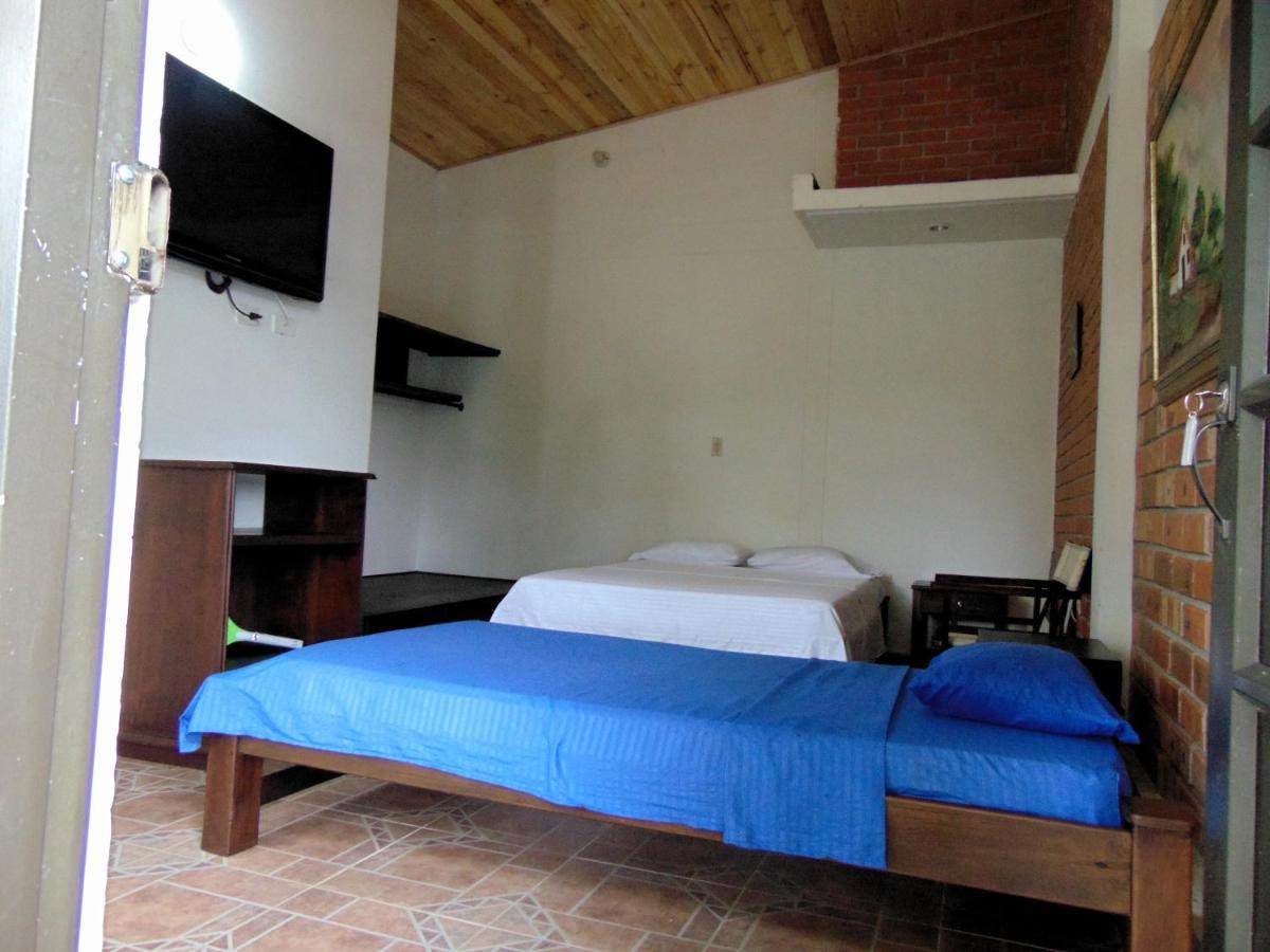 Hostal Suna Vito Puerto Asís Esterno foto