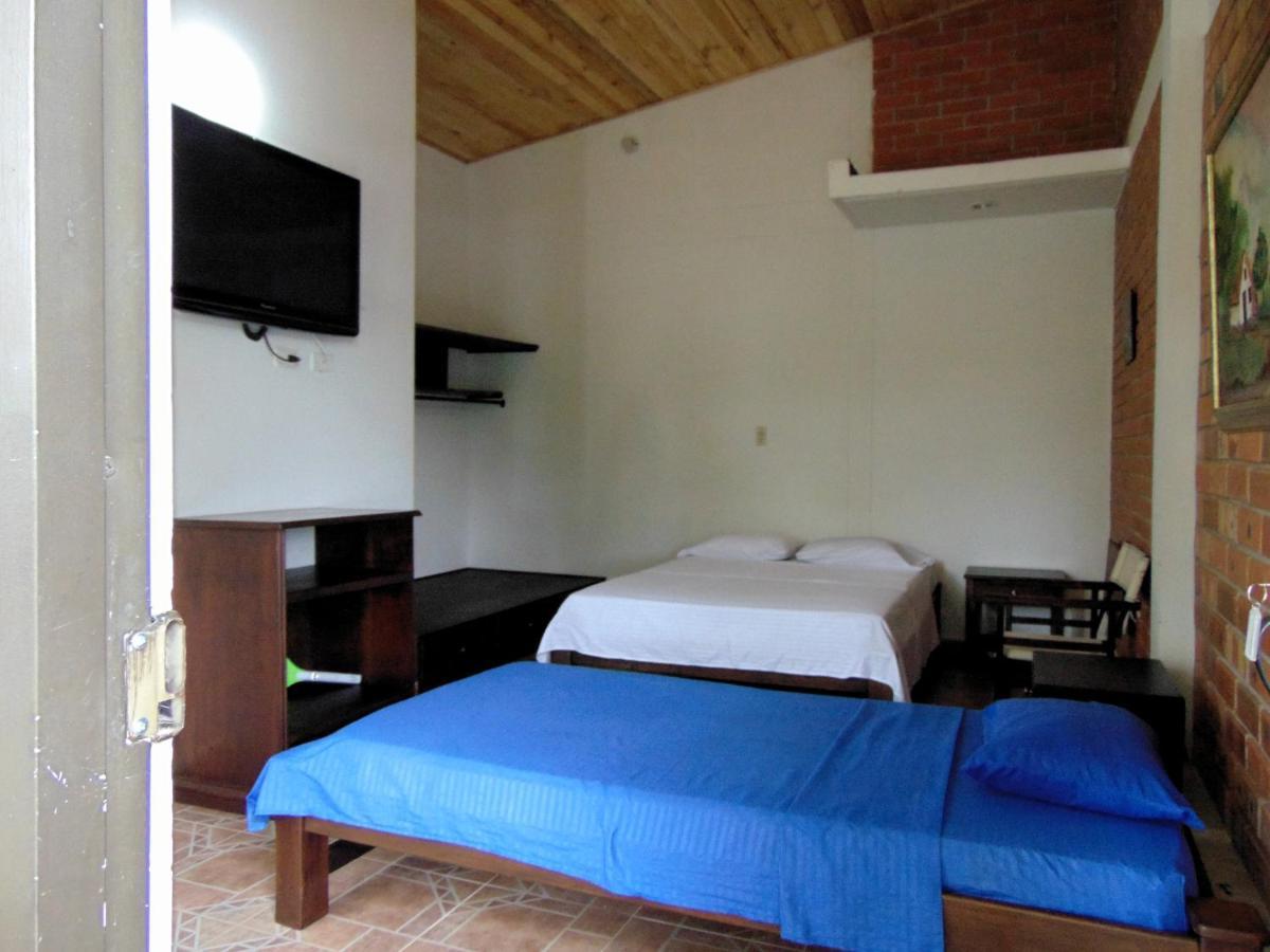 Hostal Suna Vito Puerto Asís Esterno foto