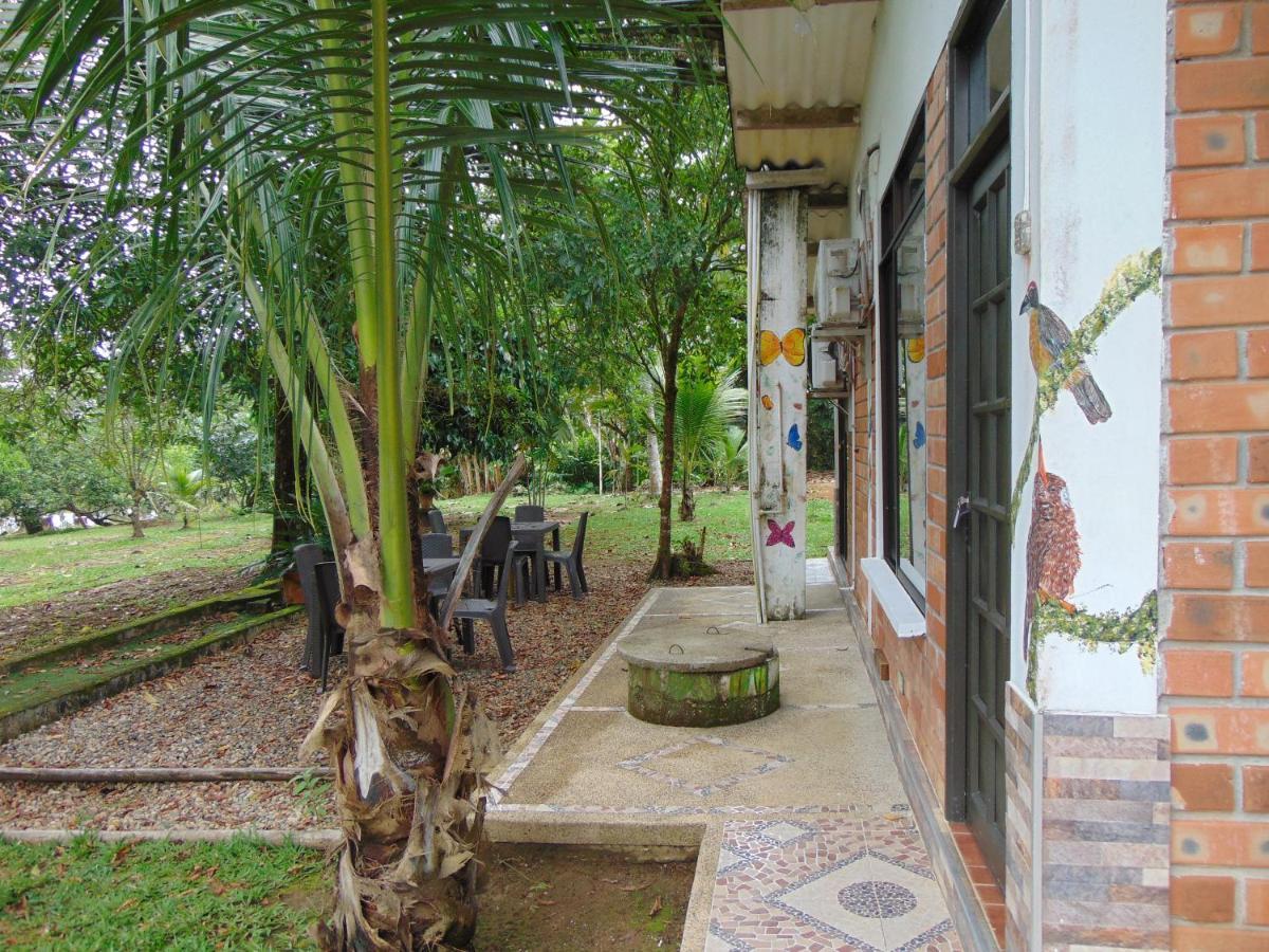 Hostal Suna Vito Puerto Asís Esterno foto
