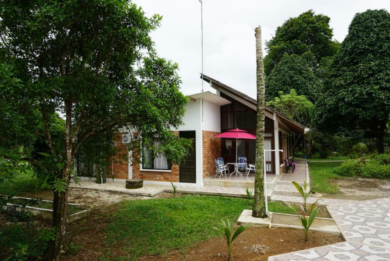 Hostal Suna Vito Puerto Asís Esterno foto