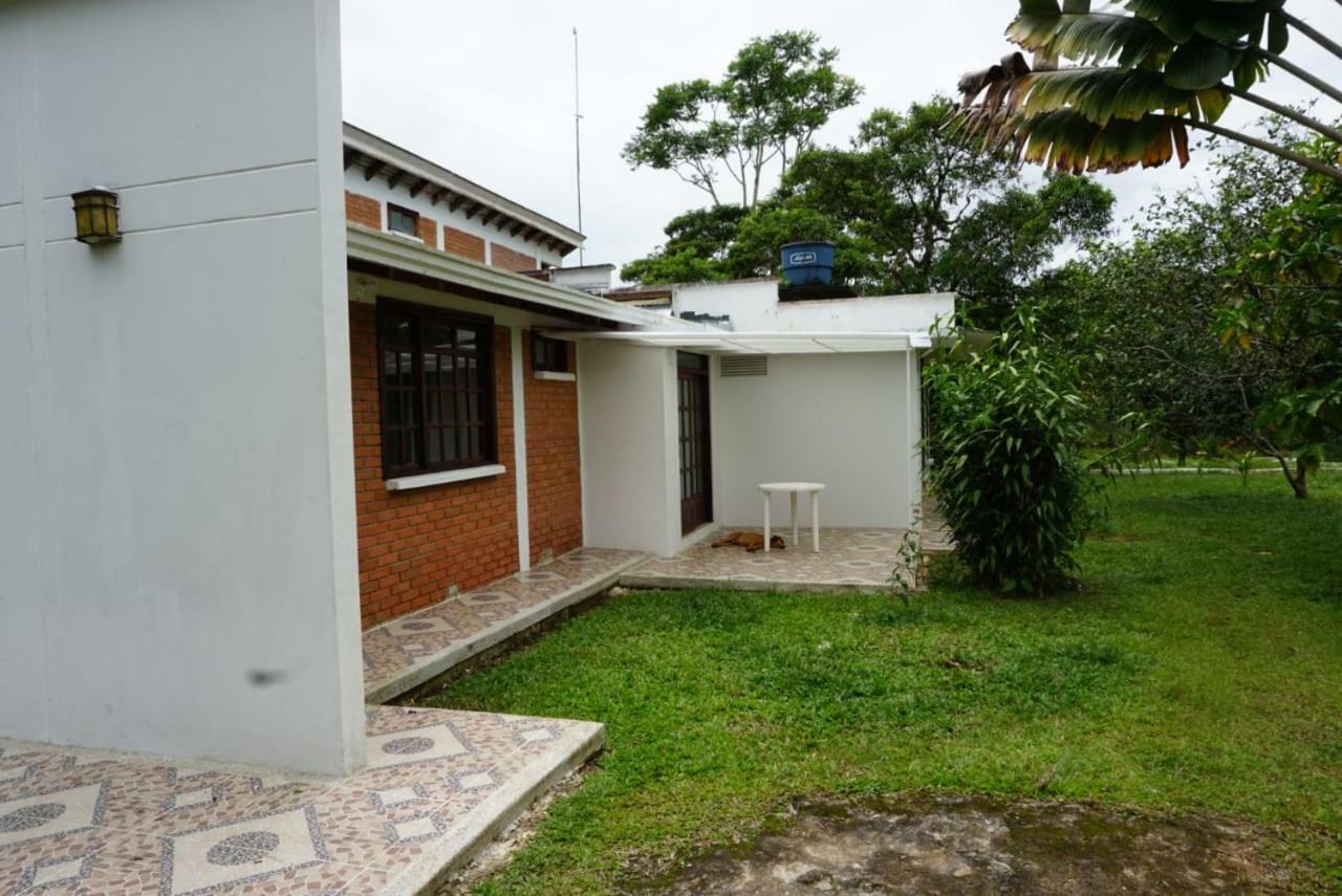 Hostal Suna Vito Puerto Asís Esterno foto