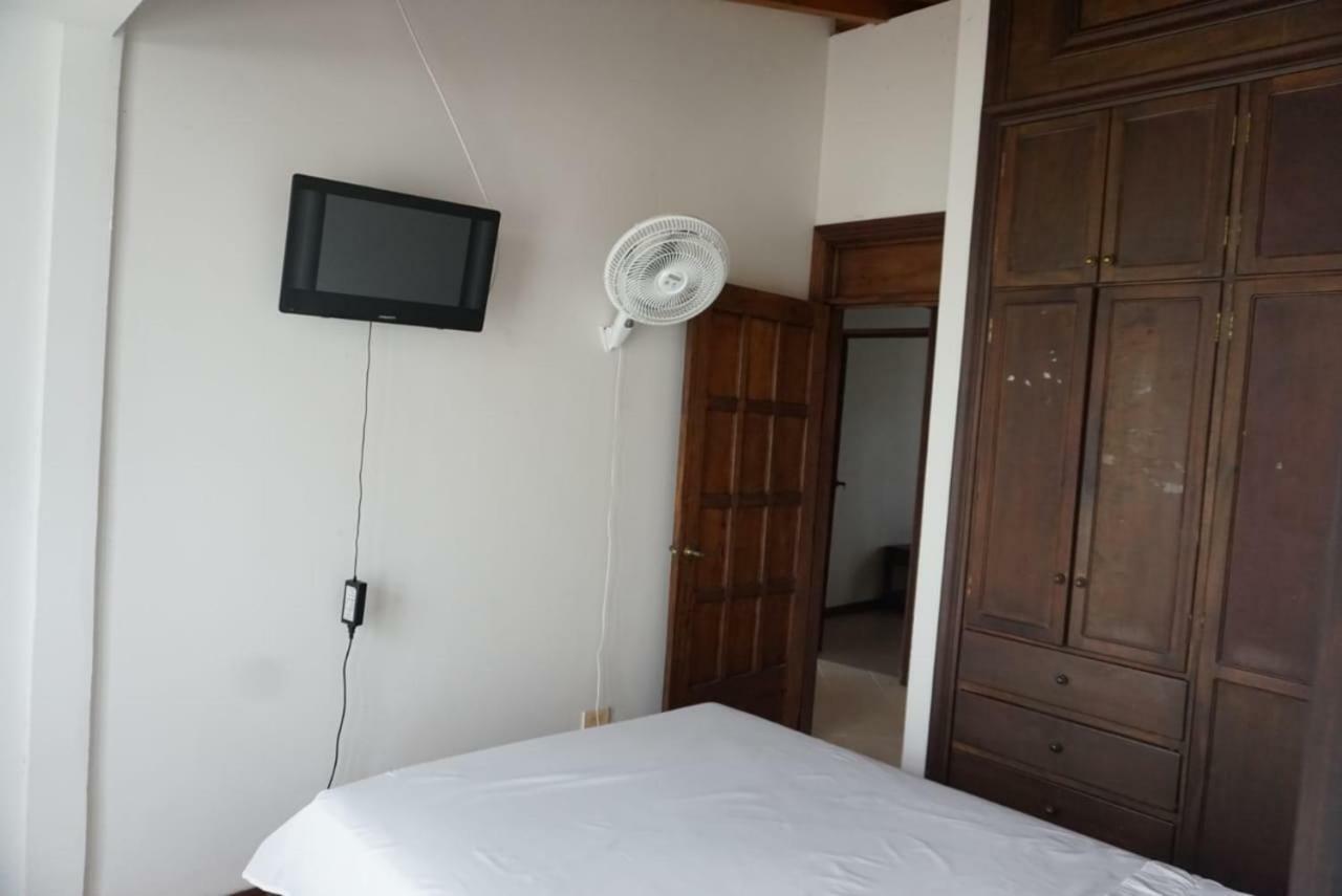 Hostal Suna Vito Puerto Asís Esterno foto