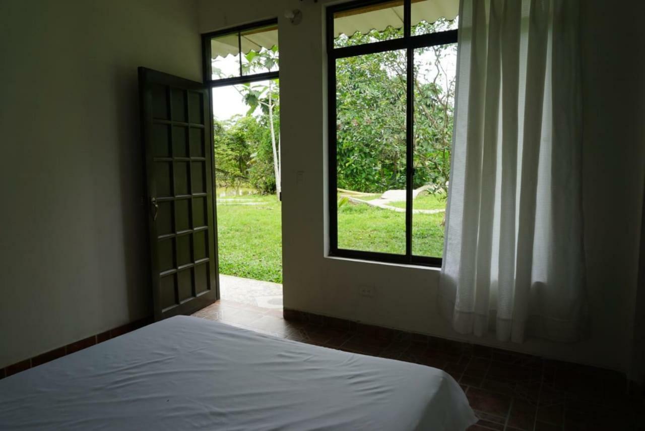 Hostal Suna Vito Puerto Asís Esterno foto